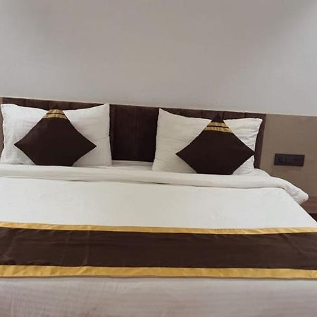 Hotel Citrus Lucknow Eksteriør bilde