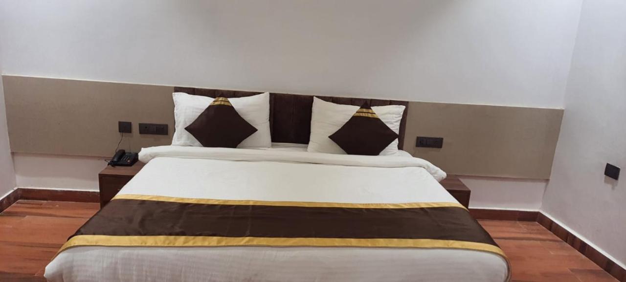 Hotel Citrus Lucknow Eksteriør bilde